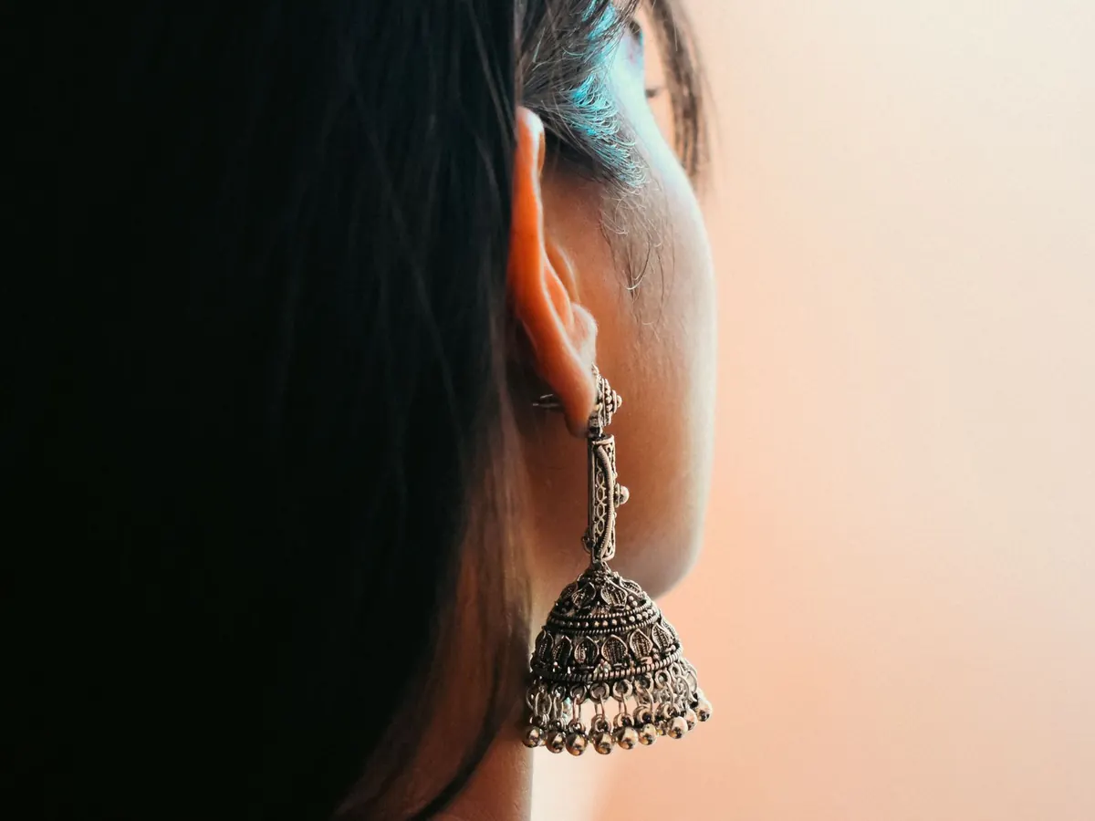 Screw Backs vs Butterfly Backs: Gemstone Earring Fastenings Explained